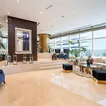 Chic Waterfront 1 Bed With Panoramic Marina Views