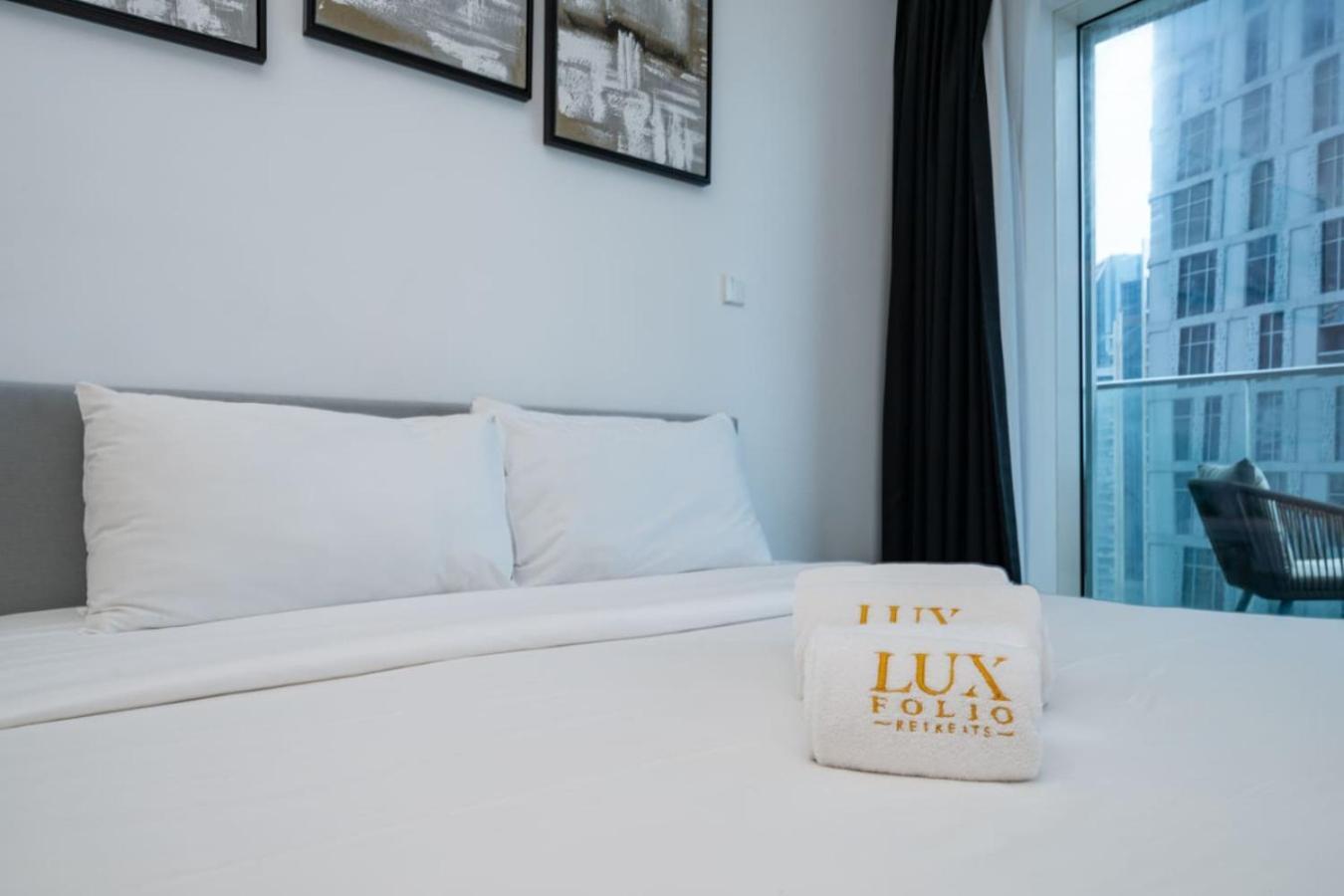 Apartment Chic Waterfront 1 Bed With Panoramic Marina Views