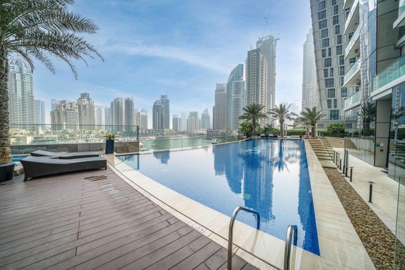 Chic Waterfront 1 Bed With Panoramic Marina Views Dubai